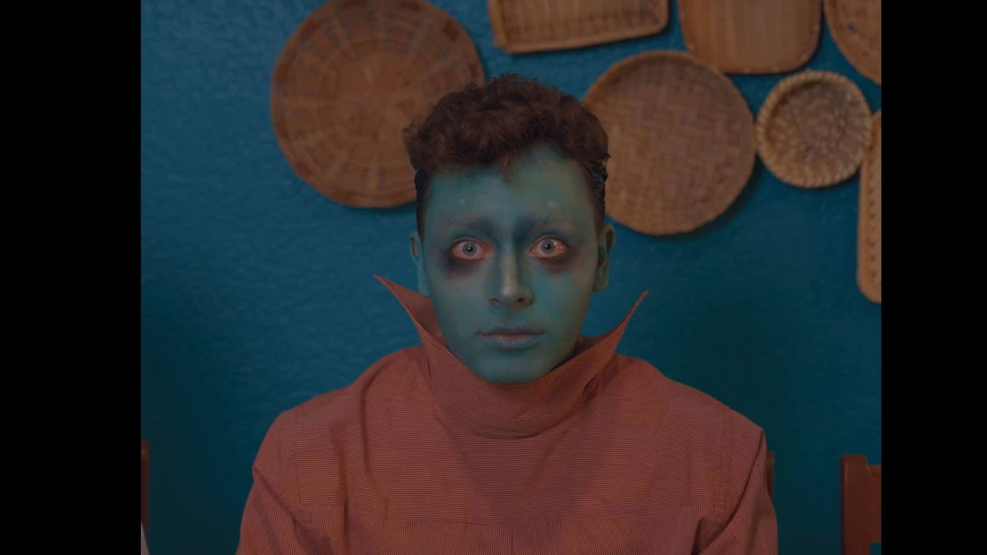 VI UNOS MARCIANOS COMIENDO EN MI COCINA